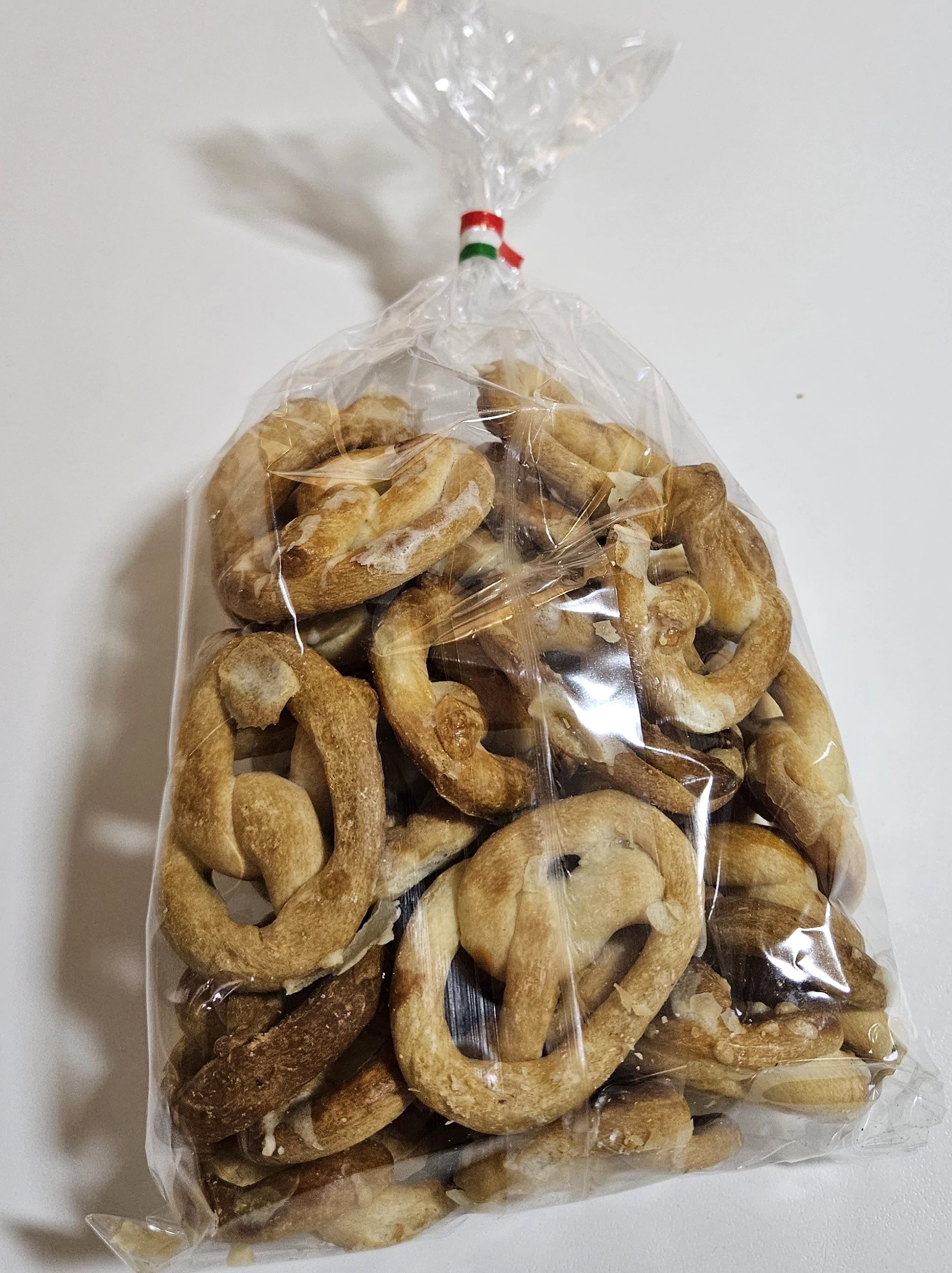 Kevi mini perecek - sósak, csomagban 150 g.
